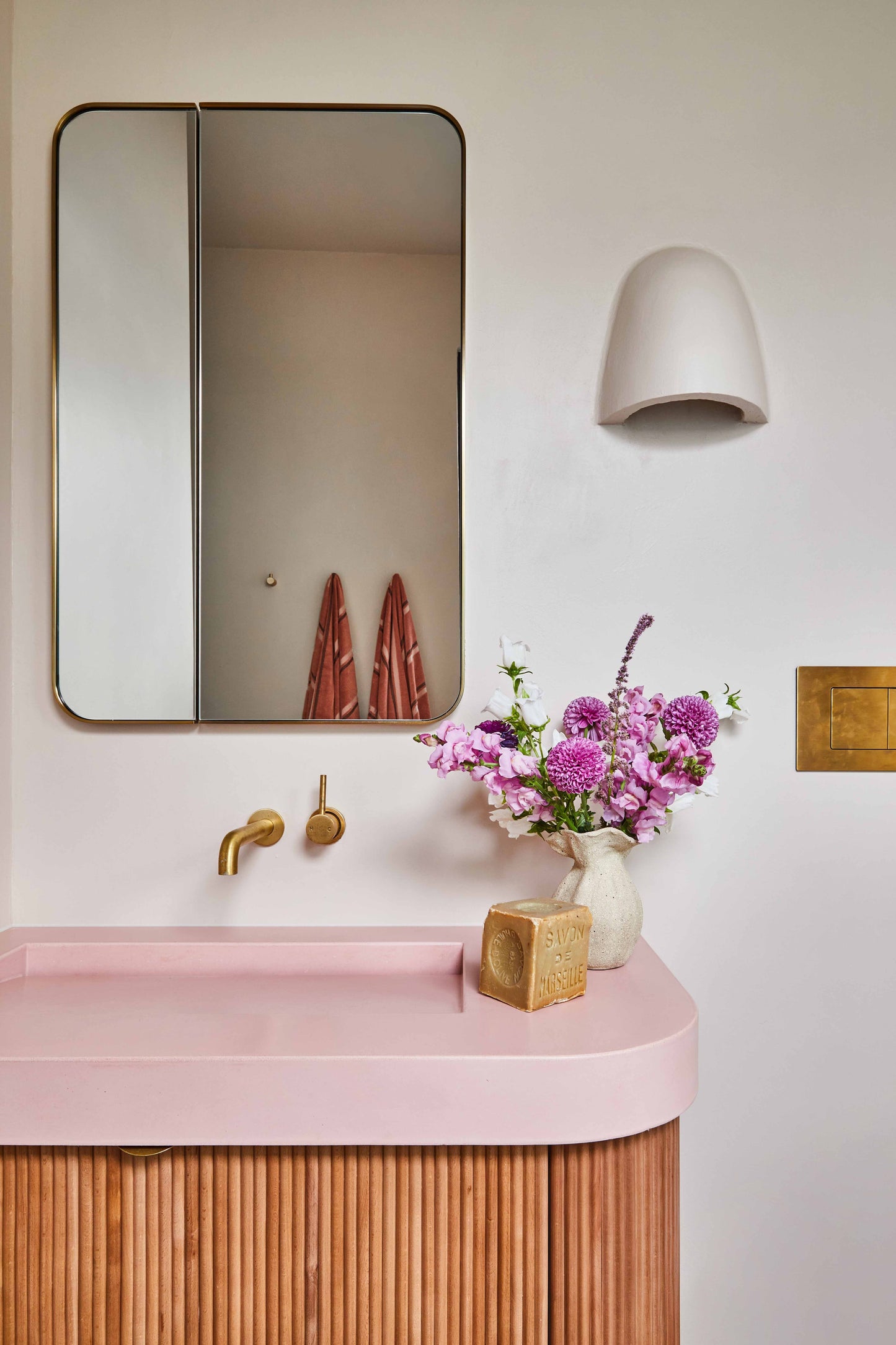 COMING SOON Colour Driven Bathrooms Your Step-by-Step Design Plan